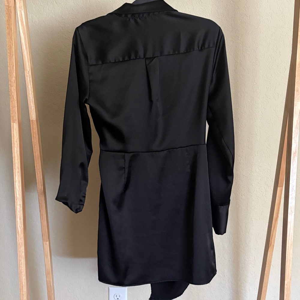 Forever 21 Black Long Sleeve Dress - Picture 2 of 2